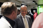 Halvor Bjerke viser årets klokketrender.